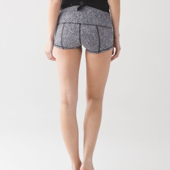 Lululemon Wunder Short 2” Mini Scatter Star Arctic Grey Black Sz 6 Luxtreme - Picture 10 of 11